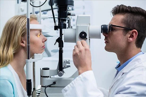 ophthalmic technician career