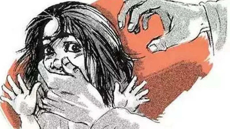 संतापजनक घटना : १३ वर्षीय मुलीवर वृद्धाचा बलात्कार; नागरिकांनी केली धुलाई