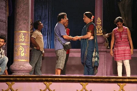 memories of balgandharva movie