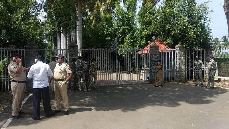 उजनीचं पाणी पेटलं; शरद पवारांच्या घराच्या सुरक्षेत वाढ!