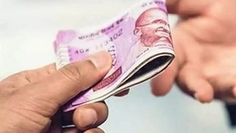 लाच घेतल्या प्रकरणी उपविभागीय अधिकाऱ्यावर कारवाई