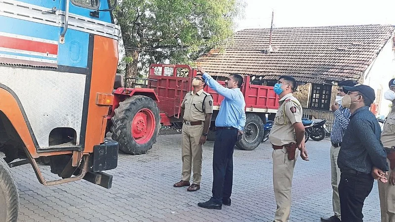 Dhule police