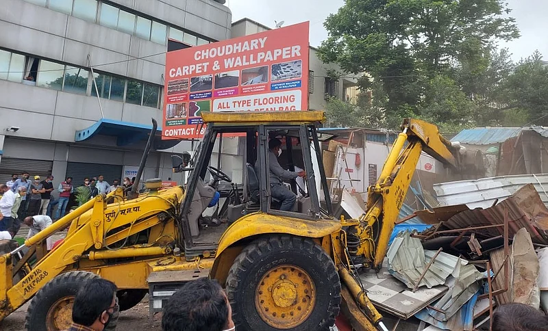 तीन अनाधिकृत बांधकामावर महापालिकेची कारवाई
