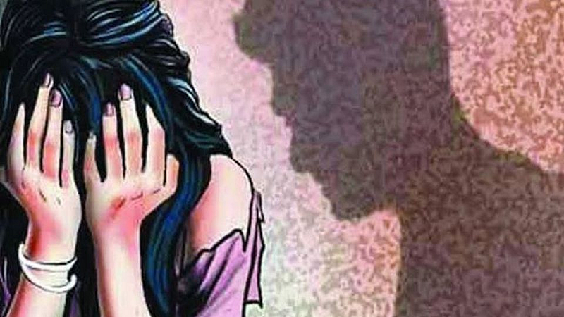 प्रेमाच्या जाळ्यात ओढून लग्नाचे आमिष देत अत्याचार