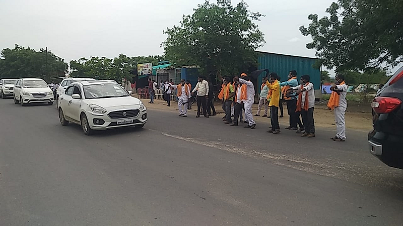 बिलोलीत अशोक चव्हाणांना काळे झेडे दाखवले
