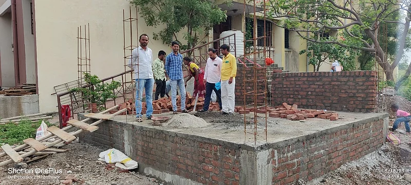 नायगाव तालुक्यातील डेमो घराचे बांधकाम