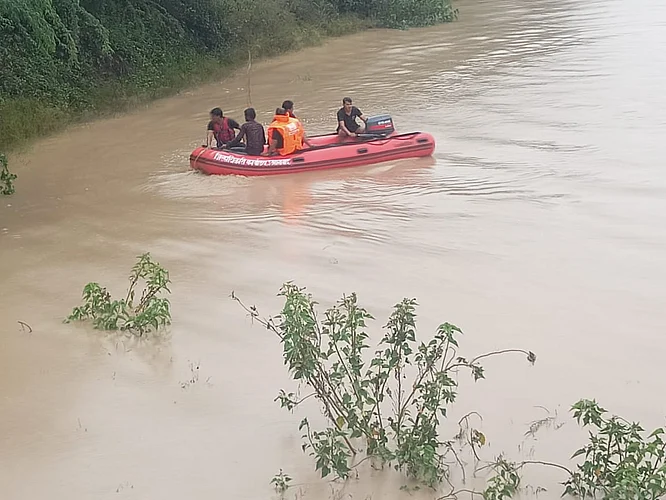 उस्मानाबाद: मुसळधार पावसानंतर आलेल्या पूरात दोघे गेले वाहून