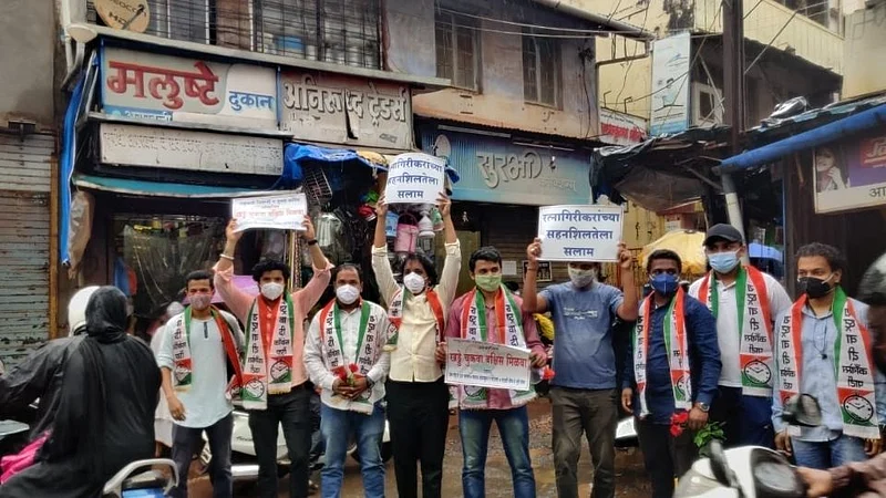 खड्डे चुकवा, बक्षीस मिळवा राष्ट्रवादीची जोरदार चर्चा