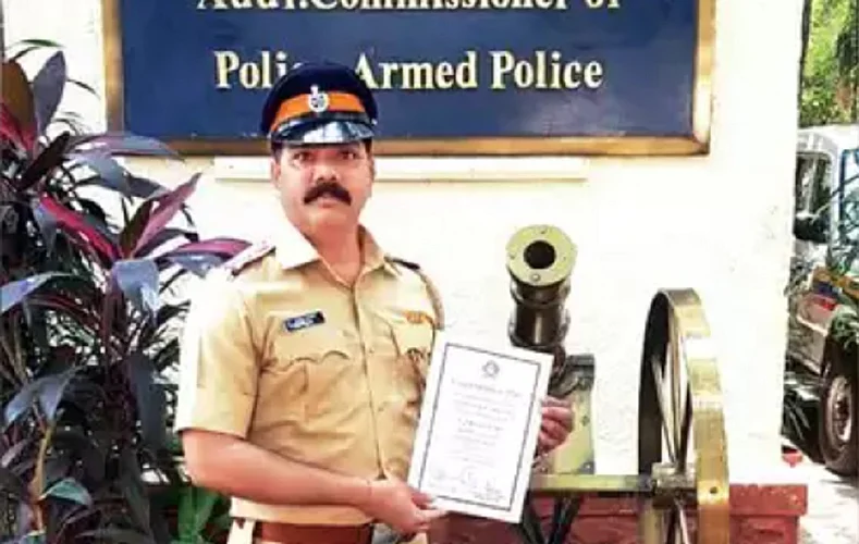 पोलिस आयुक्तांचा आक्षेप तरी २२ लाखांची लाच घेतलेला PI पुन्हा सेवेत