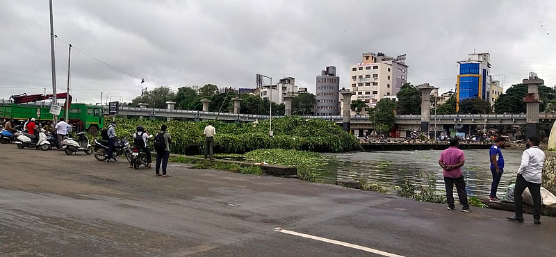 डेक्कन येथील भिडे पुलापर्यंत पाणी; वाहतुक अन्य मार्गाने वळविली