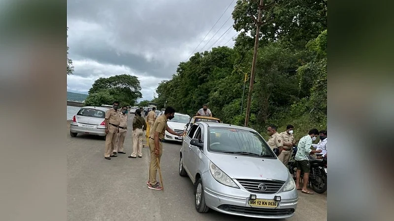 पर्यटनासाठी खडकवासल्यापुढे जाण्यास बंदी; पोलिसांचा बंदोबस्त