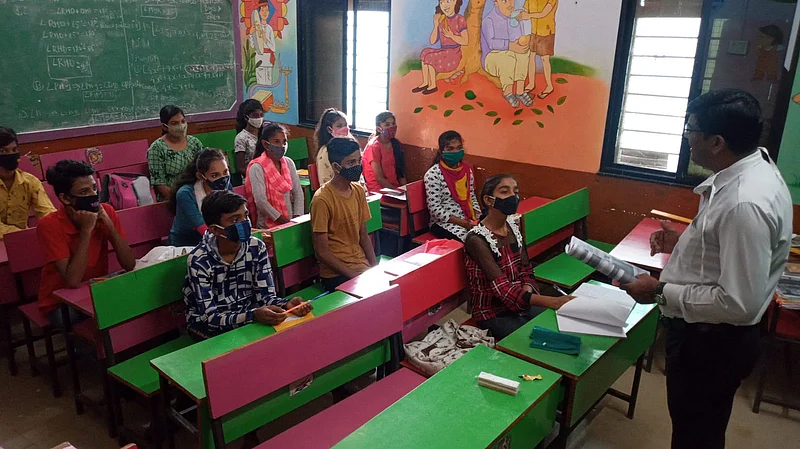 मनपा शाळेत प्रवेशासाठी गर्दी; चंद्रपुरातील शाळेत दिल्ली पॅटर्न