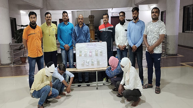 परभणीत स्थानिक गुन्हे शाखेने जनावरे चोरणाऱ्या टोळीचे पर्दाफाश केला.