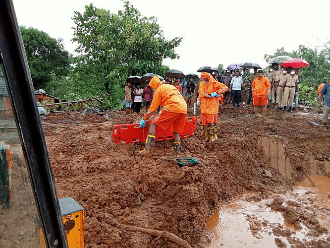 पोसरेत दरड कोसळून झालेल्या दुर्घटनेतील 17 जण बेपत्ता