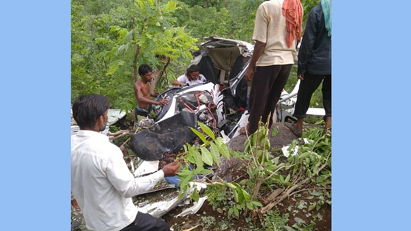 चोपडा तालुक्यातील सातपुडा डोंगरामध्ये प्रशिक्षणार्थी विमानाचा अपघात