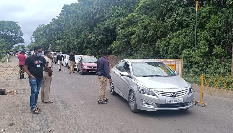 खडकवासला धरण चौपाटीवर कडक नाकाबंदी; वाहनांच्या रांगा