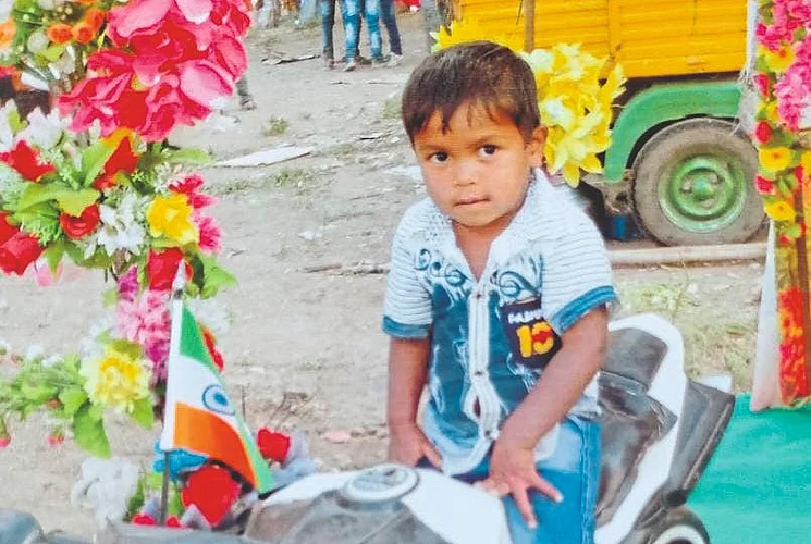 child died due to wall collapsed