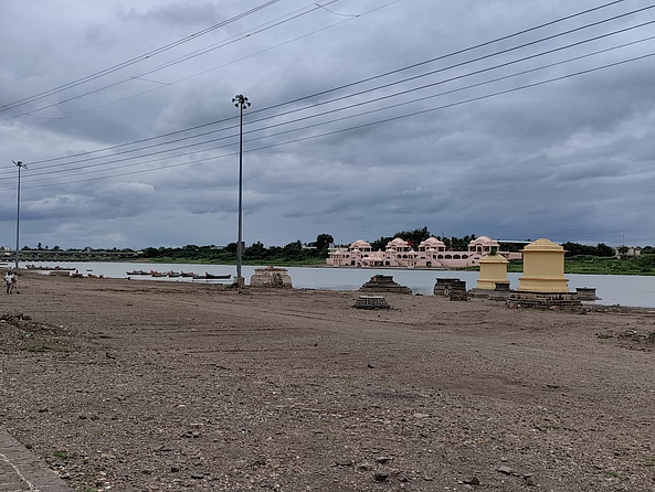 पंढरीतील चंद्रभागा नदीचा परिसर