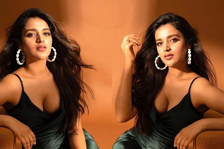 शाळेत असताना 'असे' कपडे ?, फोटो व्हायरल, निधी ट्रोल