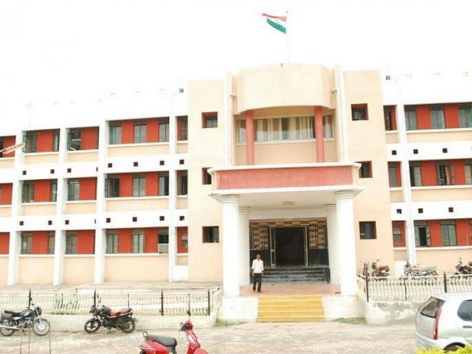 पोटनिवडणुकीसाठी इच्छुकांनी कसली कंबर