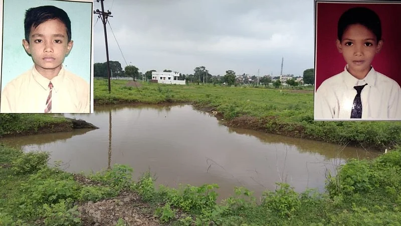 पोहणे बेतले जिवावर; खड्ड्यात पडून दोन मुलांचा मृत्यू