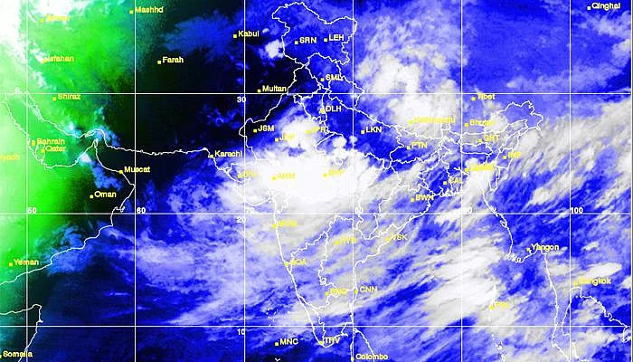 हवामान तज्ज्ञांनी पावसाबाबत दिले संकेत; चिंता वाढणार की कमी होणार?