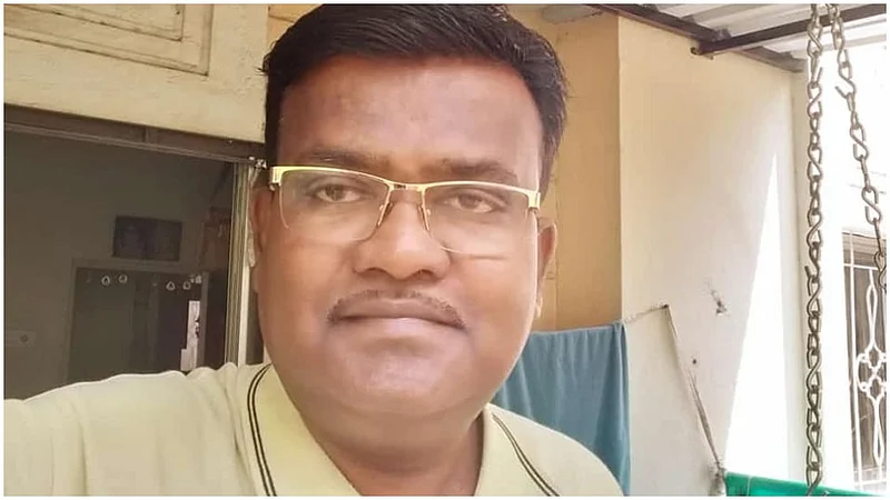 राष्ट्रीय चित्रपट संग्रहालयाचे अधिकारी किरण धिवार कालवश
