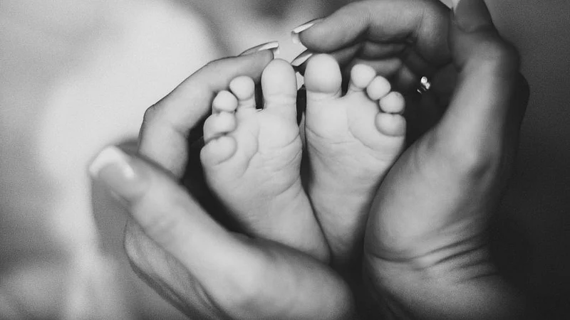आईनंच बाळाला ५० हजाराला विकलं; अपहरणाचा बनाव उघडकीस