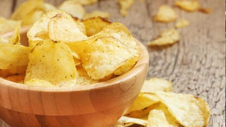 आघाडीच्या कंपन्यांचा नवा फंडा; बिस्कीट, चिप्सचे पॅकेट झाले ‘नॅनो’