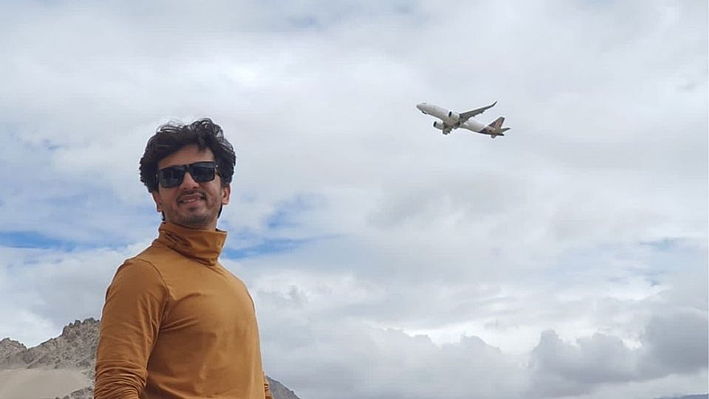अभिजीतच्या या फोटोंवर नेटकऱ्यांनी लाइक्स व कमेंट्सचा पाऊस पाडला आहे.