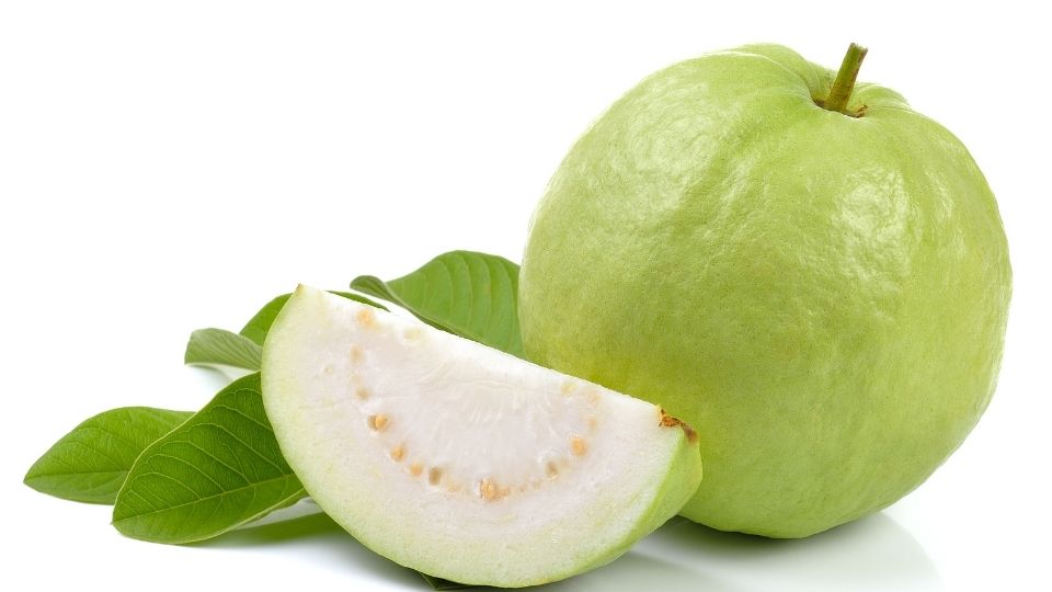 पेरू- पेरू खाल्ल्याने पोट बराच वेळ भरलेले राहते.पेरू चयापचयसाठी फायदेशीर फायबरने समृद्ध आहे. सकाळी पेरू खाणे टाळावे, यामुळे अॅसिडिटी होऊ शकते. मात्र त्यानंतर तो दिवसभर कधीही खाऊ शकता.