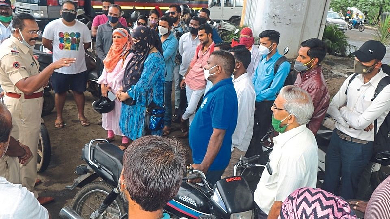 due to the large number of without helmet drivers the counseling hall was inadequate