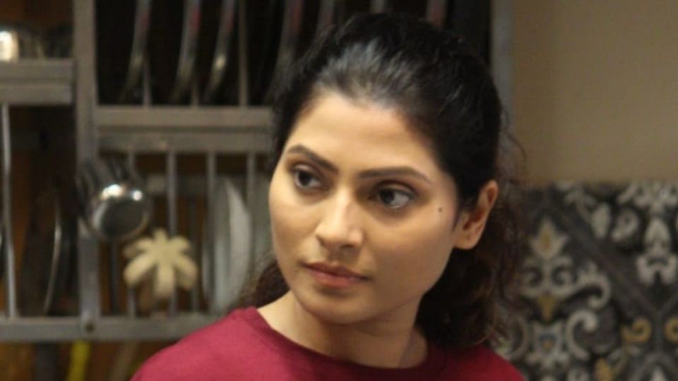 यापूर्वी रीनाने मराठी सिनेमांत काम केले आहे. हिंदी मनोरंजनसृष्टीमध्ये देखील रीनाने तिची स्वत:ची ओळख तयार केली आहे, त्यामुळे तिच्या या पहिल्या मराठी मालिकेला मराठी कलाकारांसह हिंदी कलाकारांनीही शुभेच्छा दिल्या.