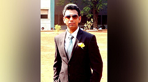 सनदी अधिकारी होऊन कटुंबाचा सामाजिक वारसा चालविणार सनदी अधिकारी होऊन कटुंबाचा सामाजिक वारसा चालविणार