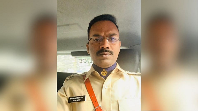 बाप्पाचे आगमन सुकर करण्यासाठी ट्रॅफिक पोलीस डे-नाईट ऑन ड्युटीवर