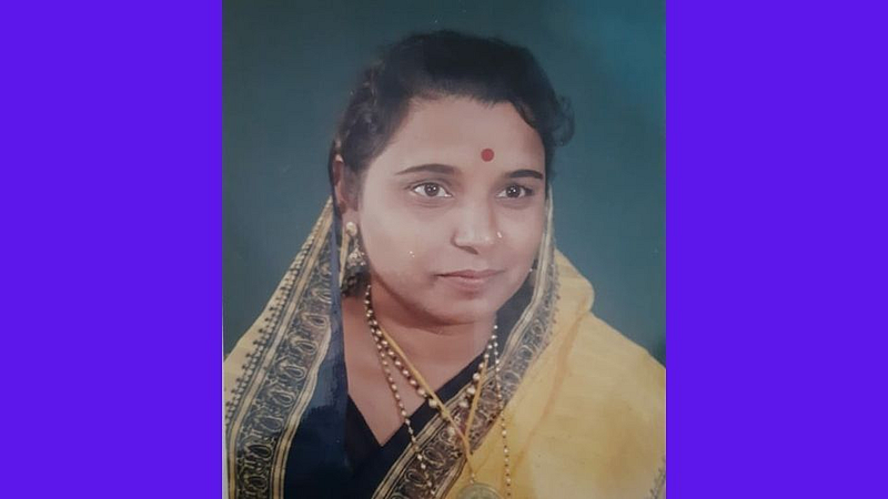 Success Story : खोचला पदर आणि हाती घेतली शेतीची कमान!