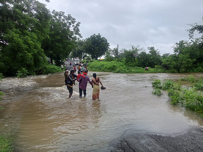 जीवनदायी नदी ठरते जीवघेणी: अनेकजण गेले वाहून