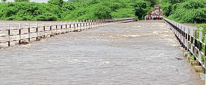Hingoli : पाऊस, पुराचा शेतीला फटका