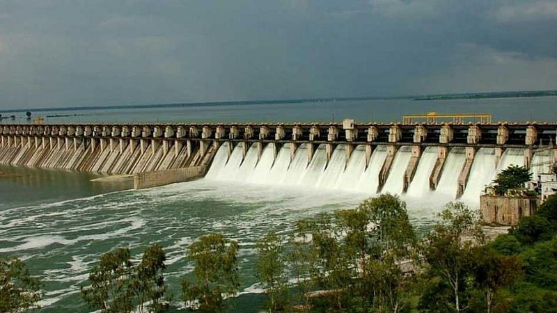 'उजनी' @ 100.45 टक्के