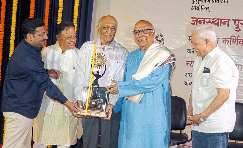 prestigious janasthan award presented to madhu mangesh Karnik in nashik