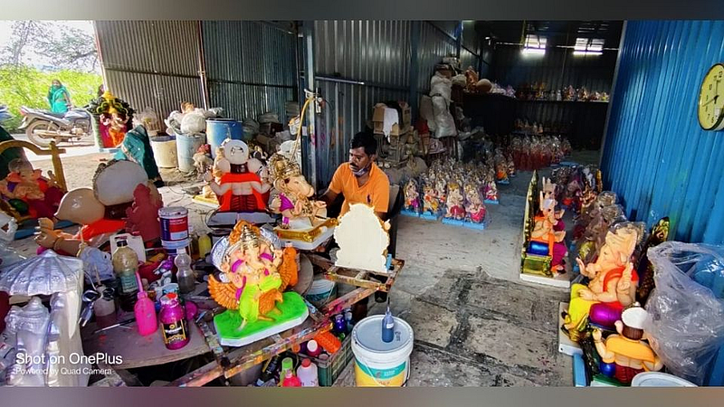 उरुळी कांचन : गणेश मूर्तींचे काम अंतिम टप्प्यात