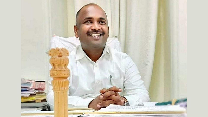 शिक्षक, पोलिस उपनिरीक्षक ते महापालिका उपायुक्त! धनराज पांडेंची संघर्षमय यशोगाथा