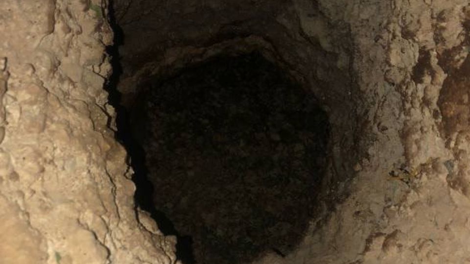 पलायन करण्यासाठी कैद्यांनी वापरेलेलं भुसुरुंग