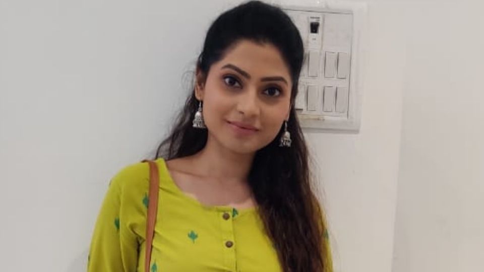 थोडक्यात काय तर, रीना मधुकरने साकारलेल्या प्रत्येक भूमिकेत नाविन्य होतं. आता रीना झी मराठीवरील मंदार देवस्थळी दिग्दर्शित ‘मन उडू उडू झालं’ मालिकेच्या निमित्ताने पुन्हा एकदा एका वेगळ्या भूमिकेतून प्रेक्षकांसमोर आली आहे.