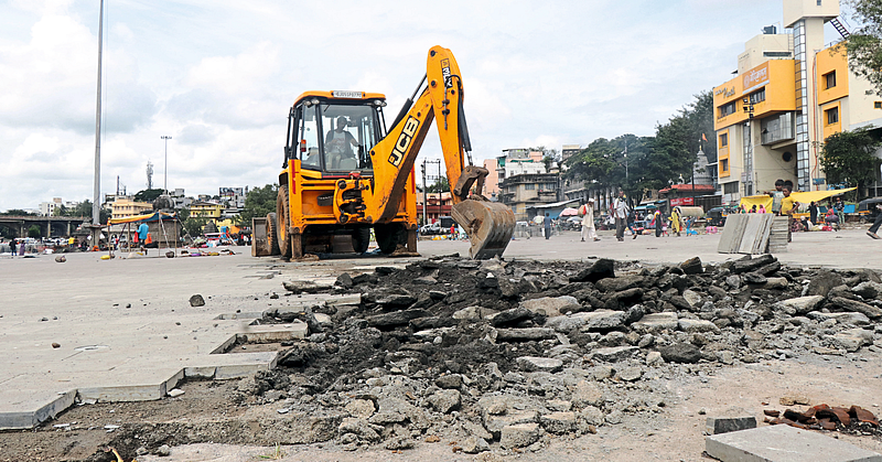 work done under nashik smart city was washed away by the flood in godavari river