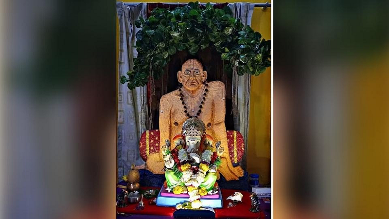 जुई पाठक, पुणे
