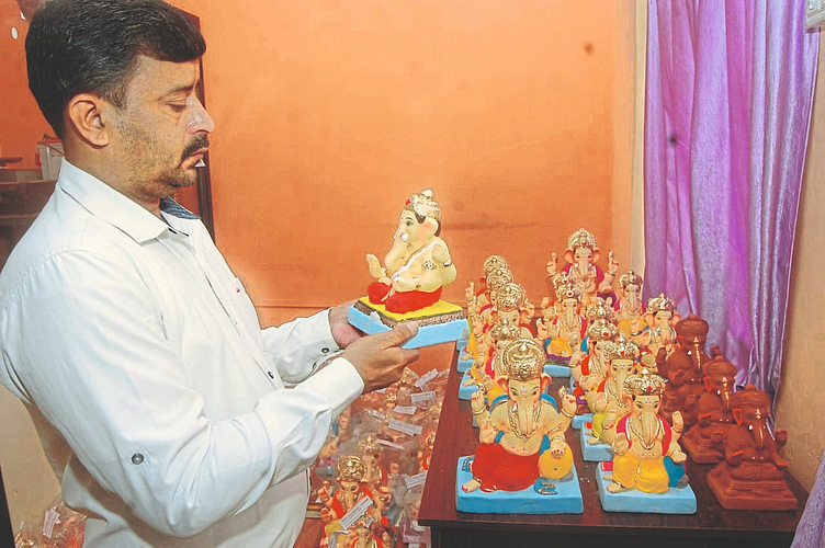 इकोफ्रेंडली बाप्पा संकल्पनेला हातभार! नागरिकांचा उत्तम प्रतिसाद