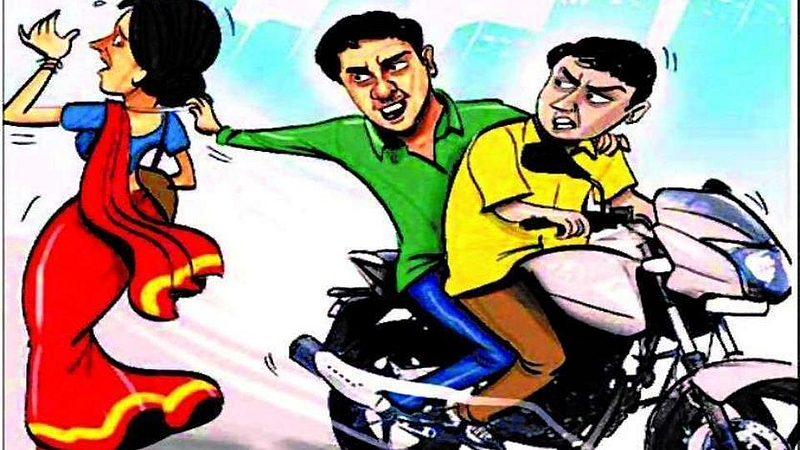 तीन महिलांच्या गळ्यातील चेन स्नॅचिंग