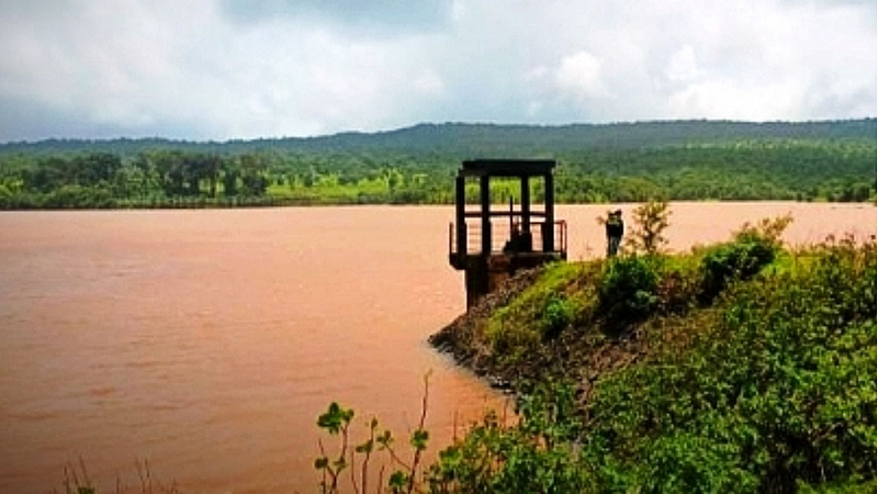 भुदरगडातील मेघोली लघु पाटबंधारे प्रकल्प फुटला; एका महिलेचा मृत्यू
