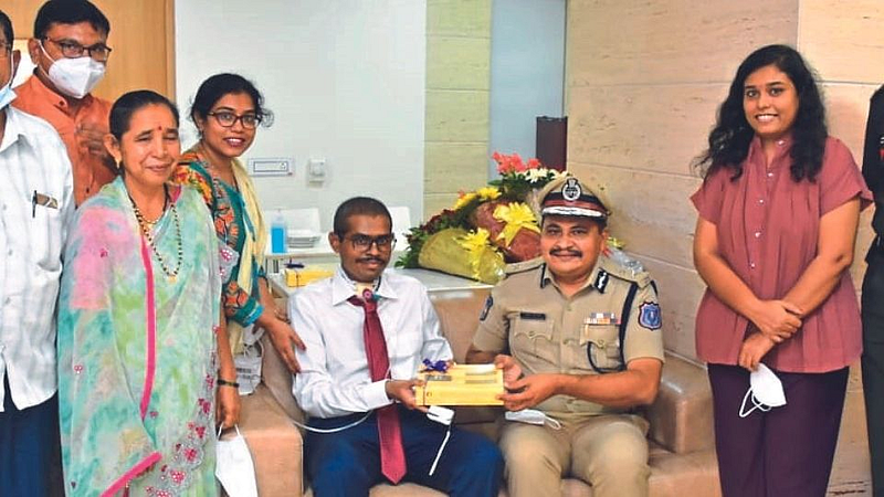 देवानंदचा १३५ दिवस मृत्यूशी संघर्ष; धोका टळलेला नाही